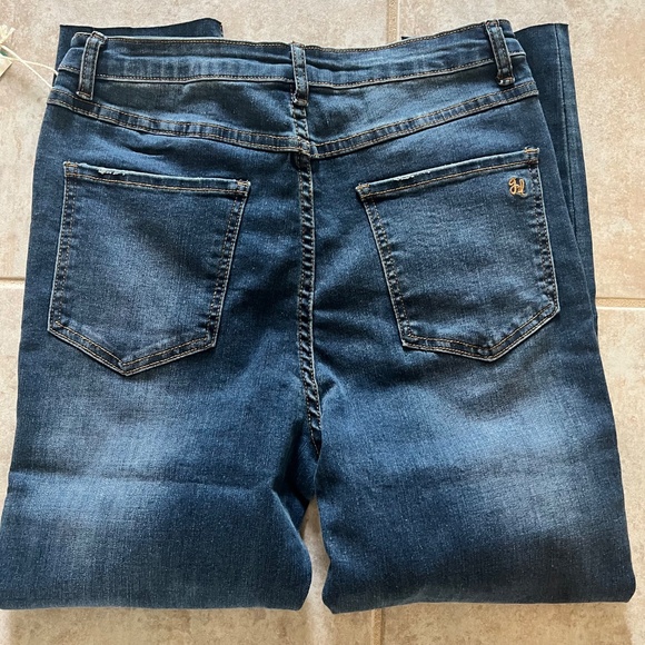 NWT Grace and Lace Repurposed Cropped Distressed Denim in Dark Mid Wash Size 14 - Picture 7 of 8